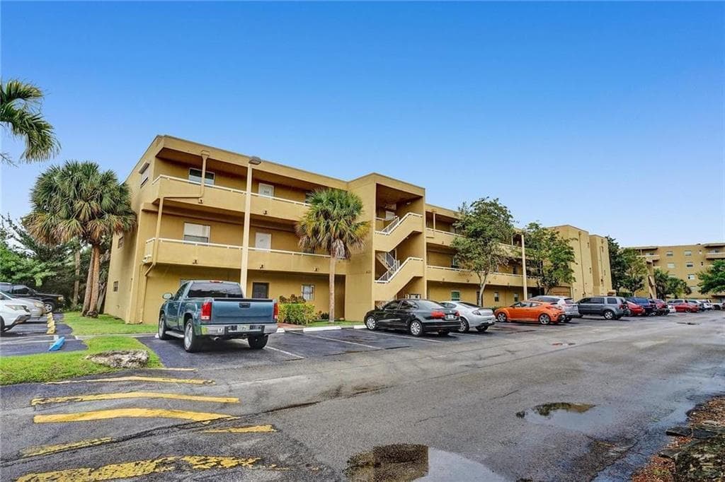 4131 STIRLING 305 photo 1