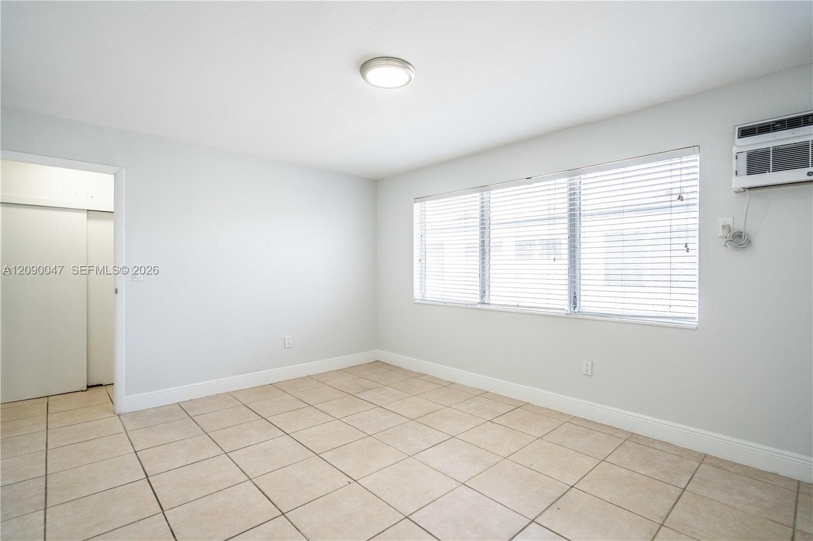 7931 East Dr 201 photo 14