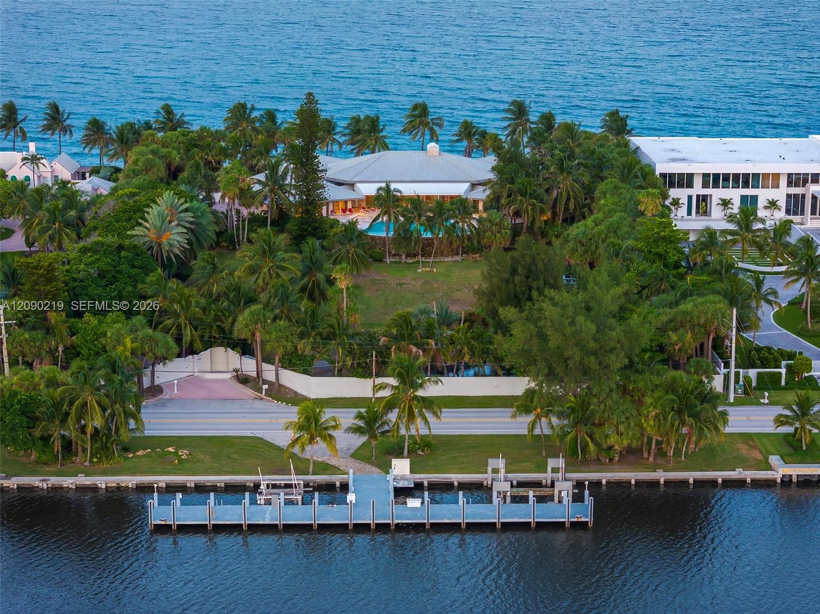 960 S Ocean Blvd photo 4