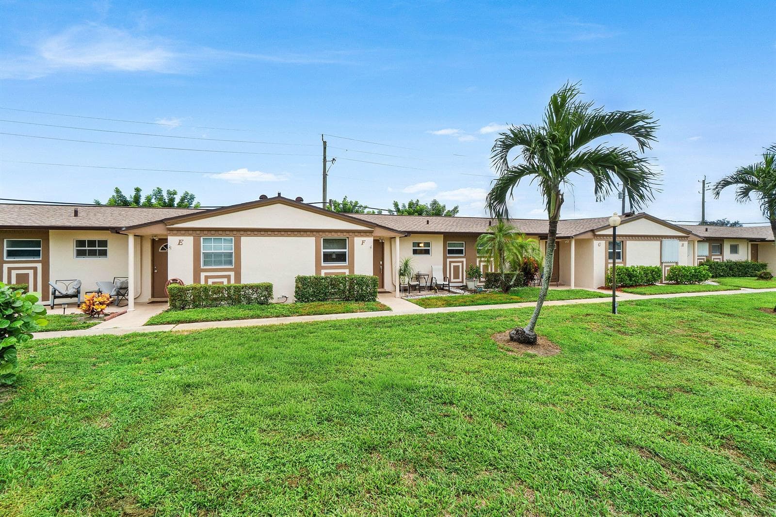 2883 CROSLEY Drive W F photo 2