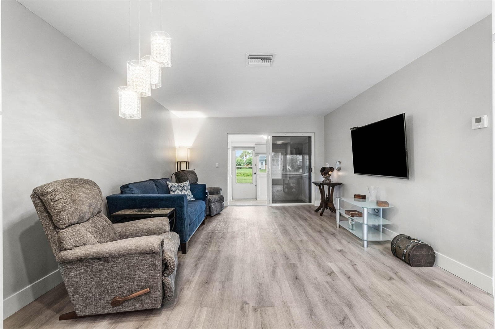2883 CROSLEY Drive W F photo 13