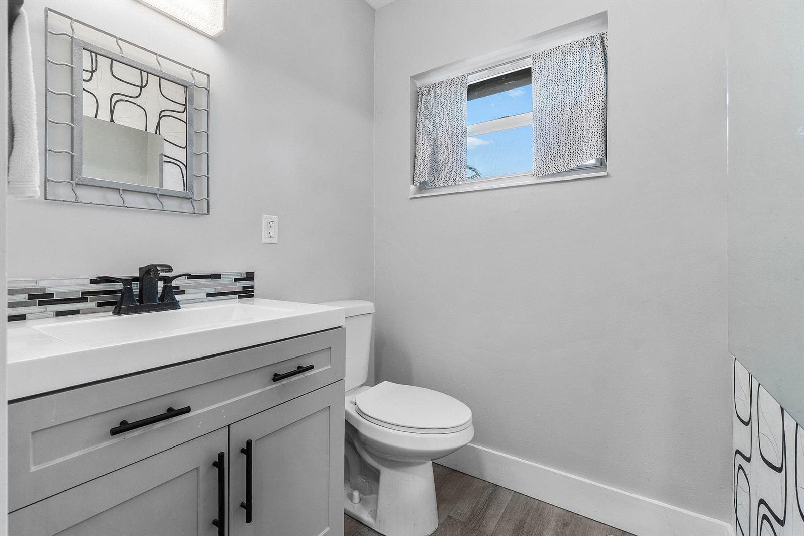 2883 CROSLEY Drive W F photo 16