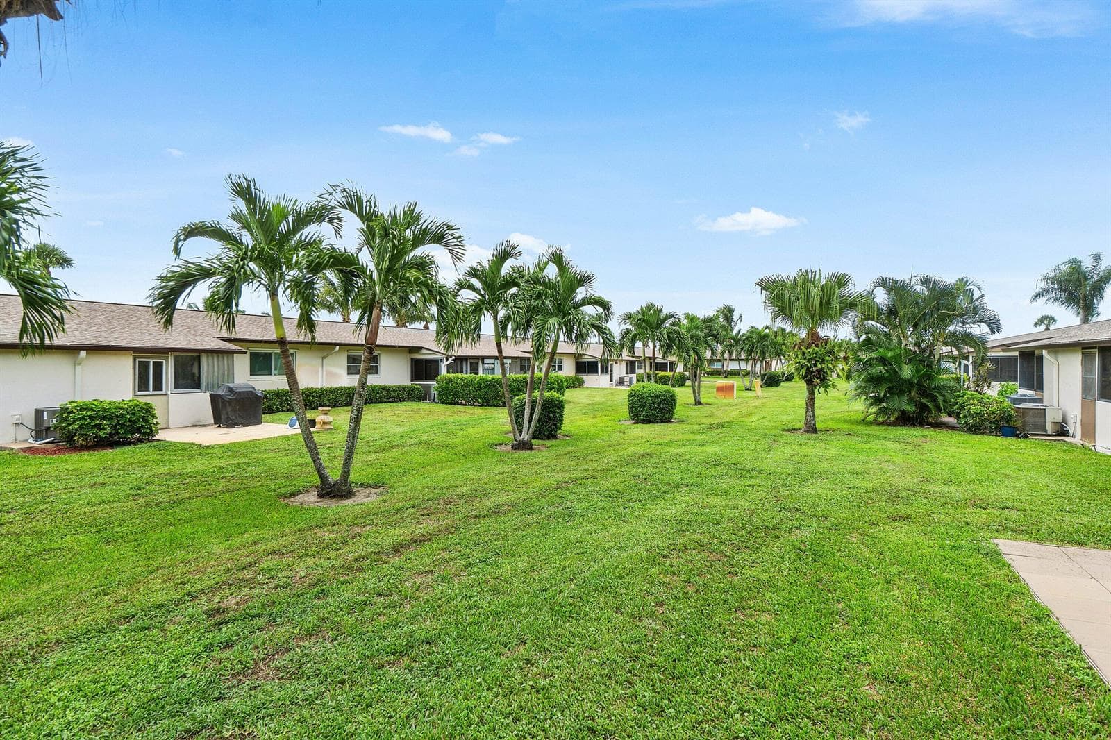 2883 CROSLEY Drive W F photo 4
