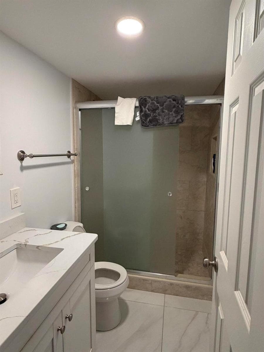 1505 N RIVERSIDE Drive 703 photo 17