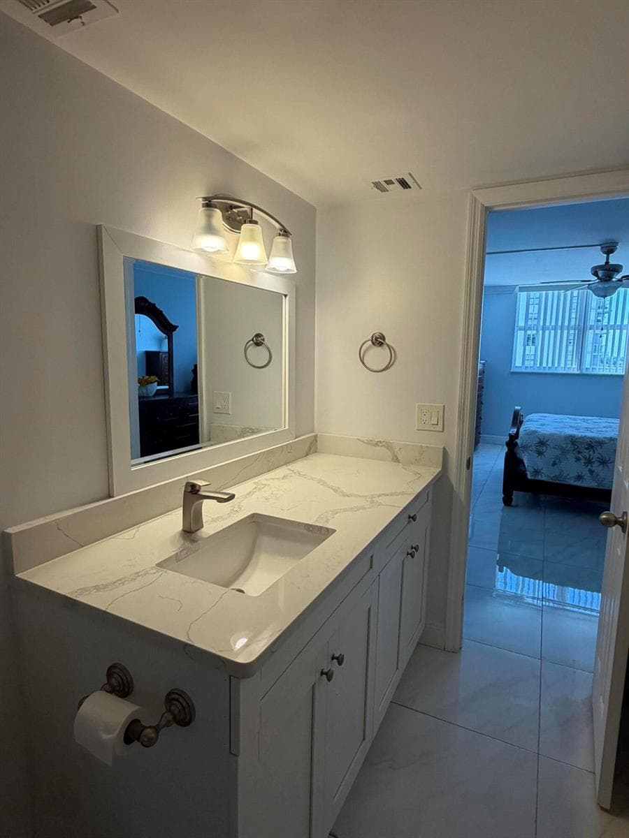 1505 N RIVERSIDE Drive 703 photo 20