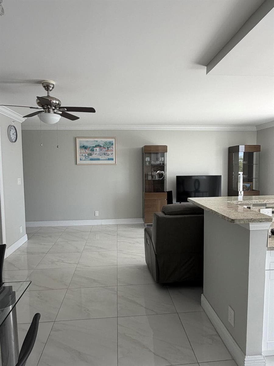 1505 N RIVERSIDE Drive 703 photo 9