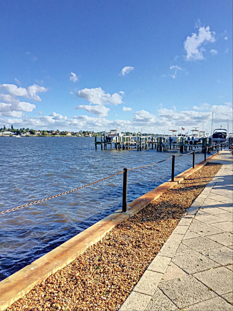180 YACHT CLUB Way 102 photo 22