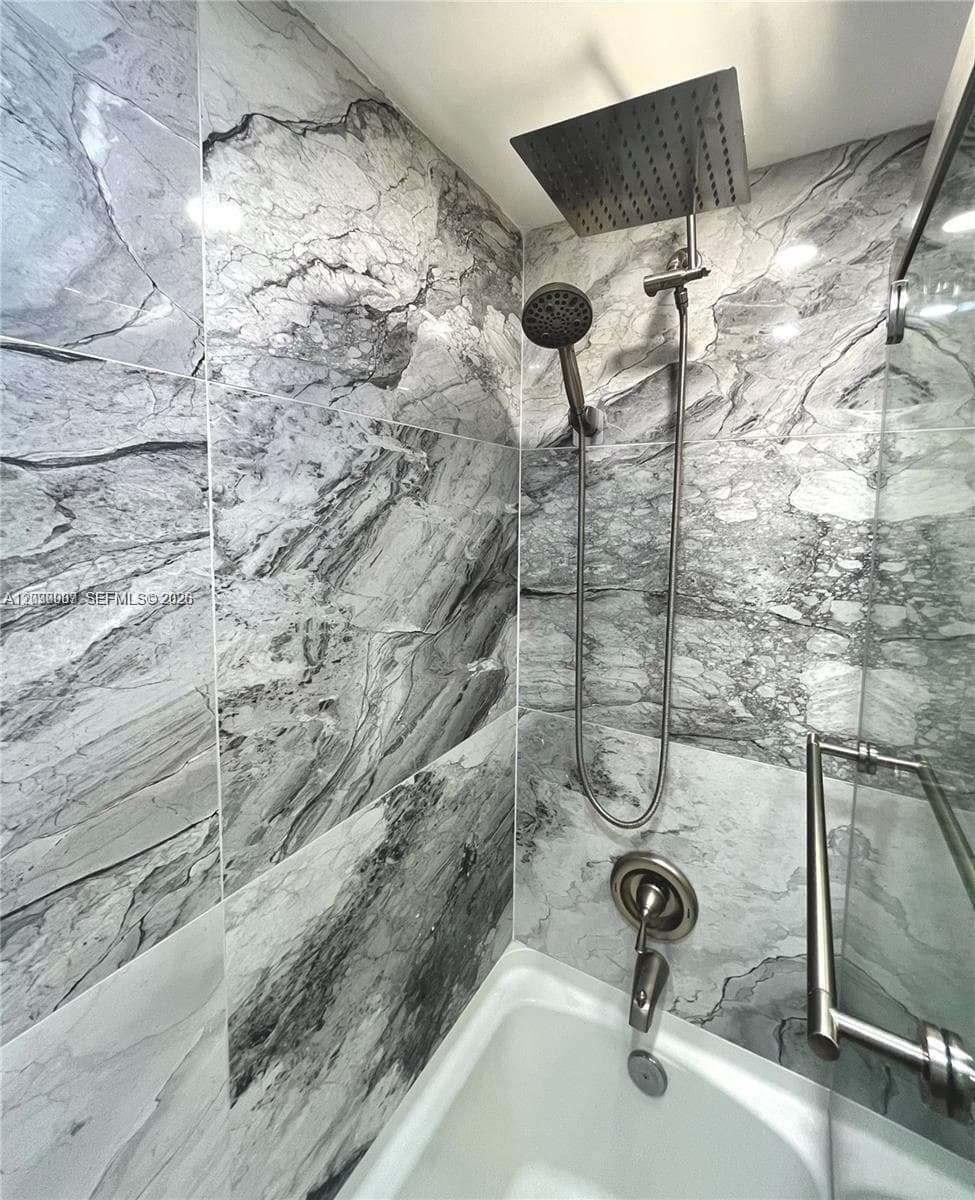 100 Bayview Dr 1827 photo 20