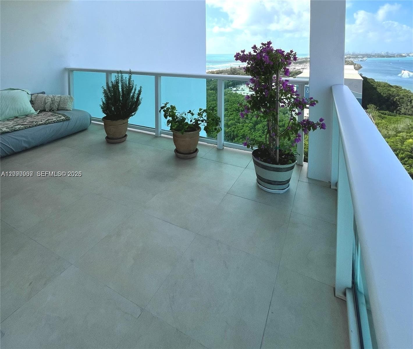 100 Bayview Dr 1827 photo 4