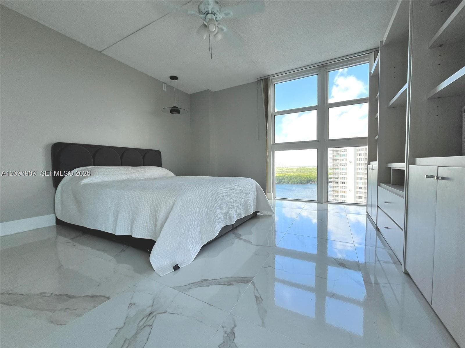 100 Bayview Dr 1827 photo 21