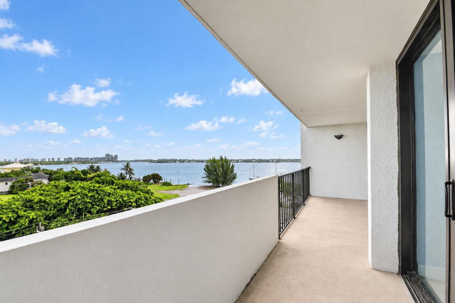 5600 N Flagler Drive 606 photo 17
