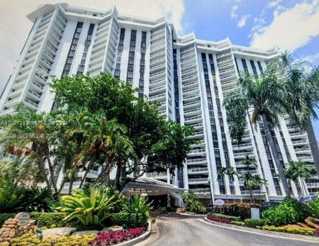 4000 Towerside Ter 1403 photo 1