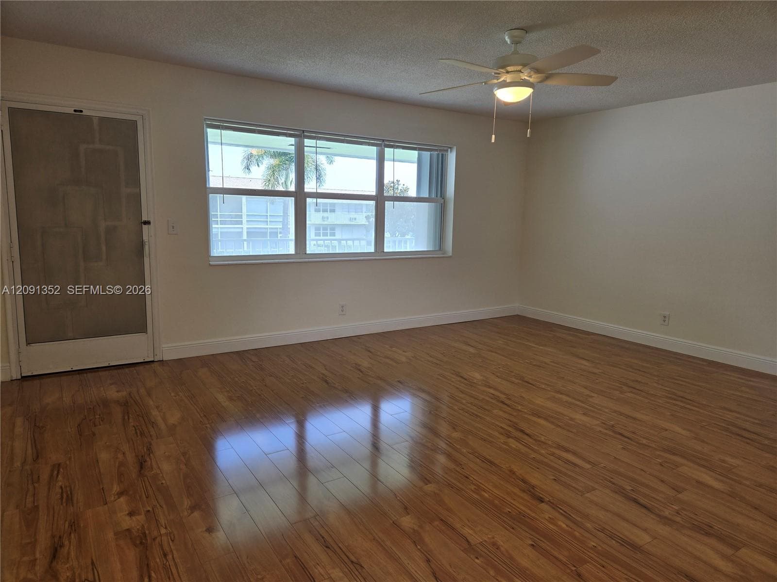 880 W Horizons W 205 photo 7