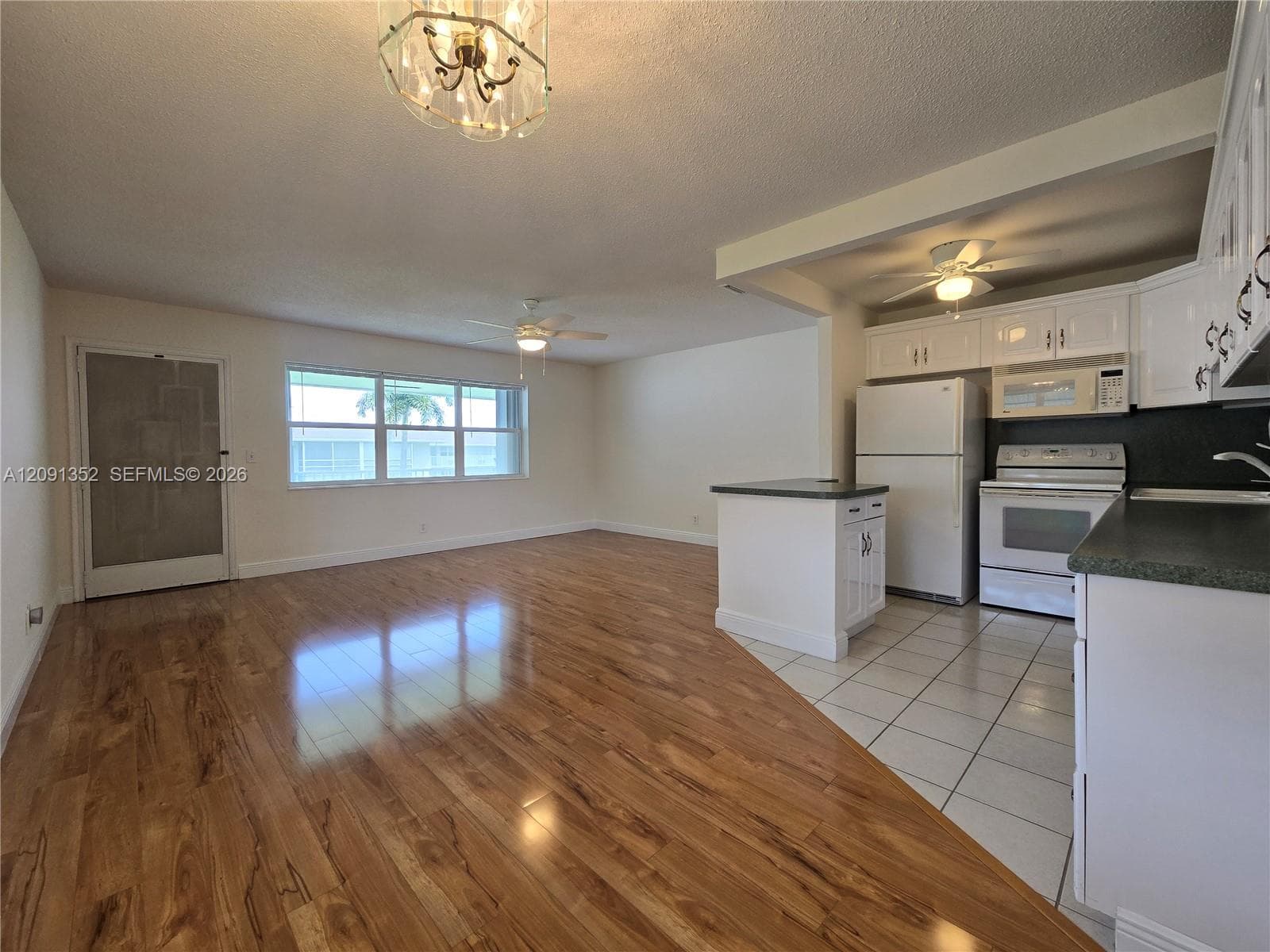 880 W Horizons W 205 photo 11