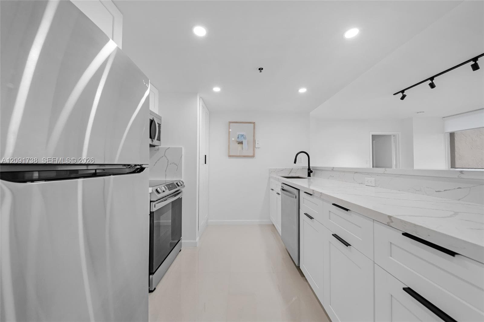 7601 E Treasure Dr 2321 photo 2