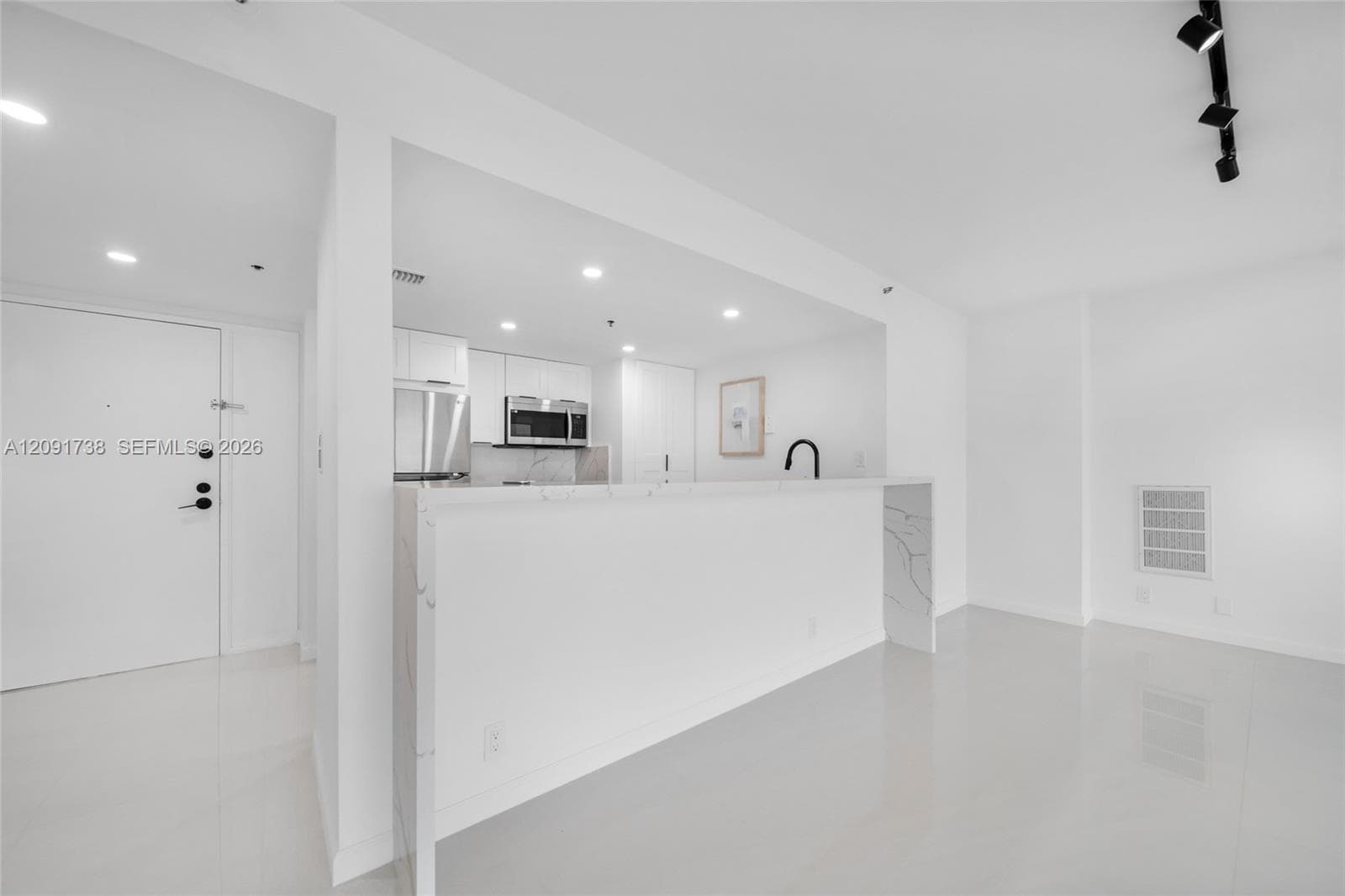 7601 E Treasure Dr 2321 photo 13