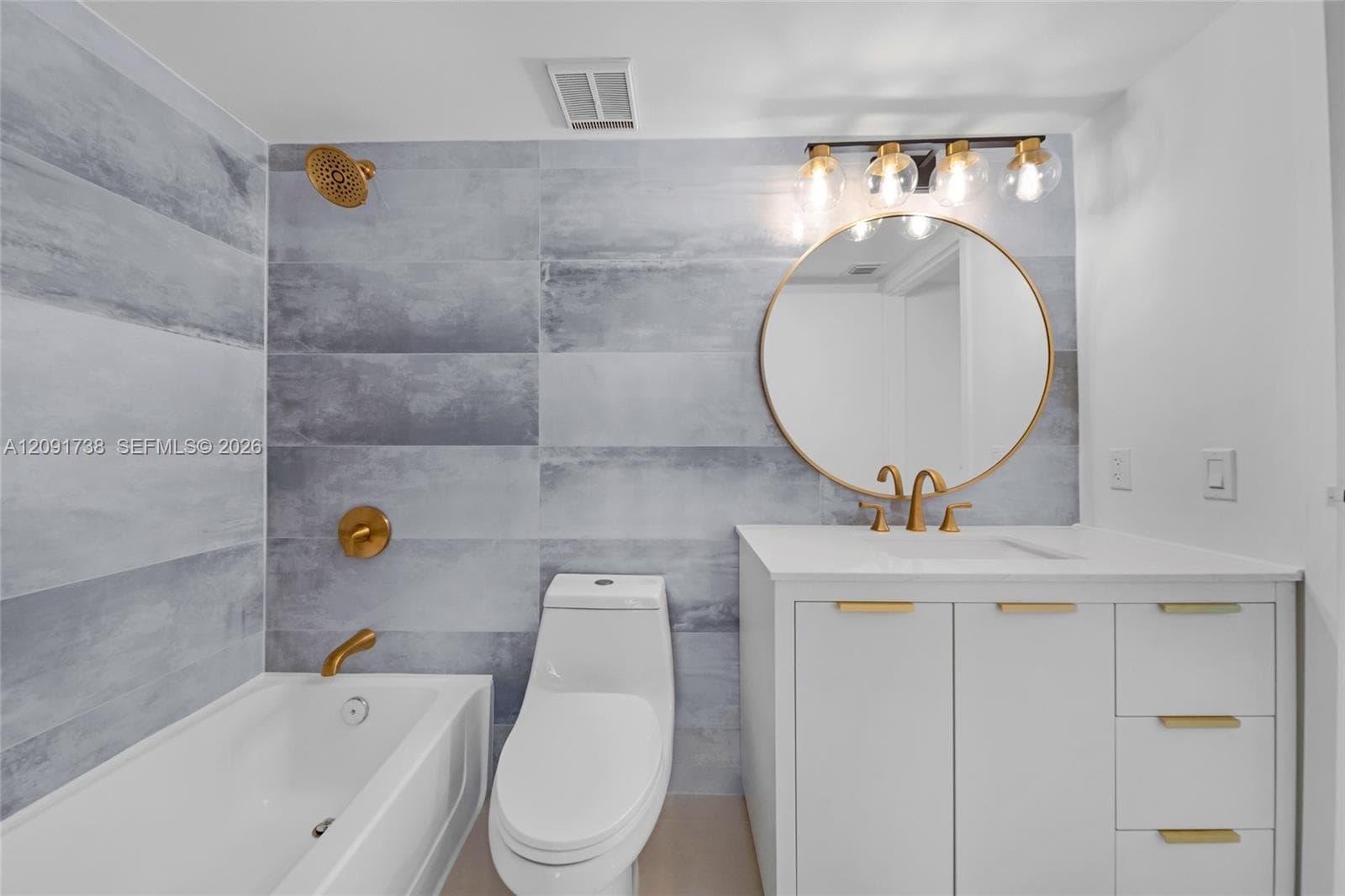 7601 E Treasure Dr 2321 photo 18