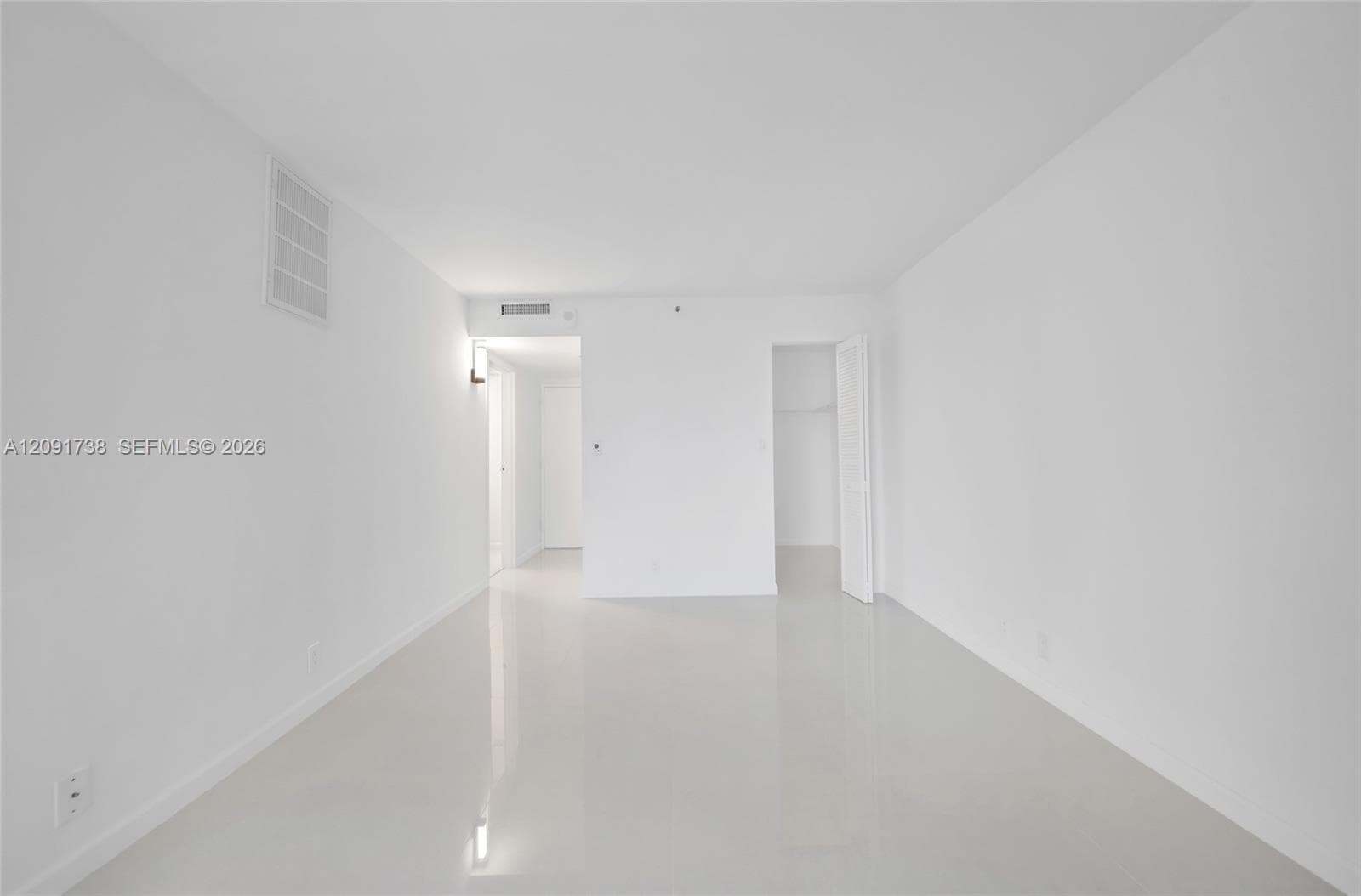 7601 E Treasure Dr 2321 photo 21