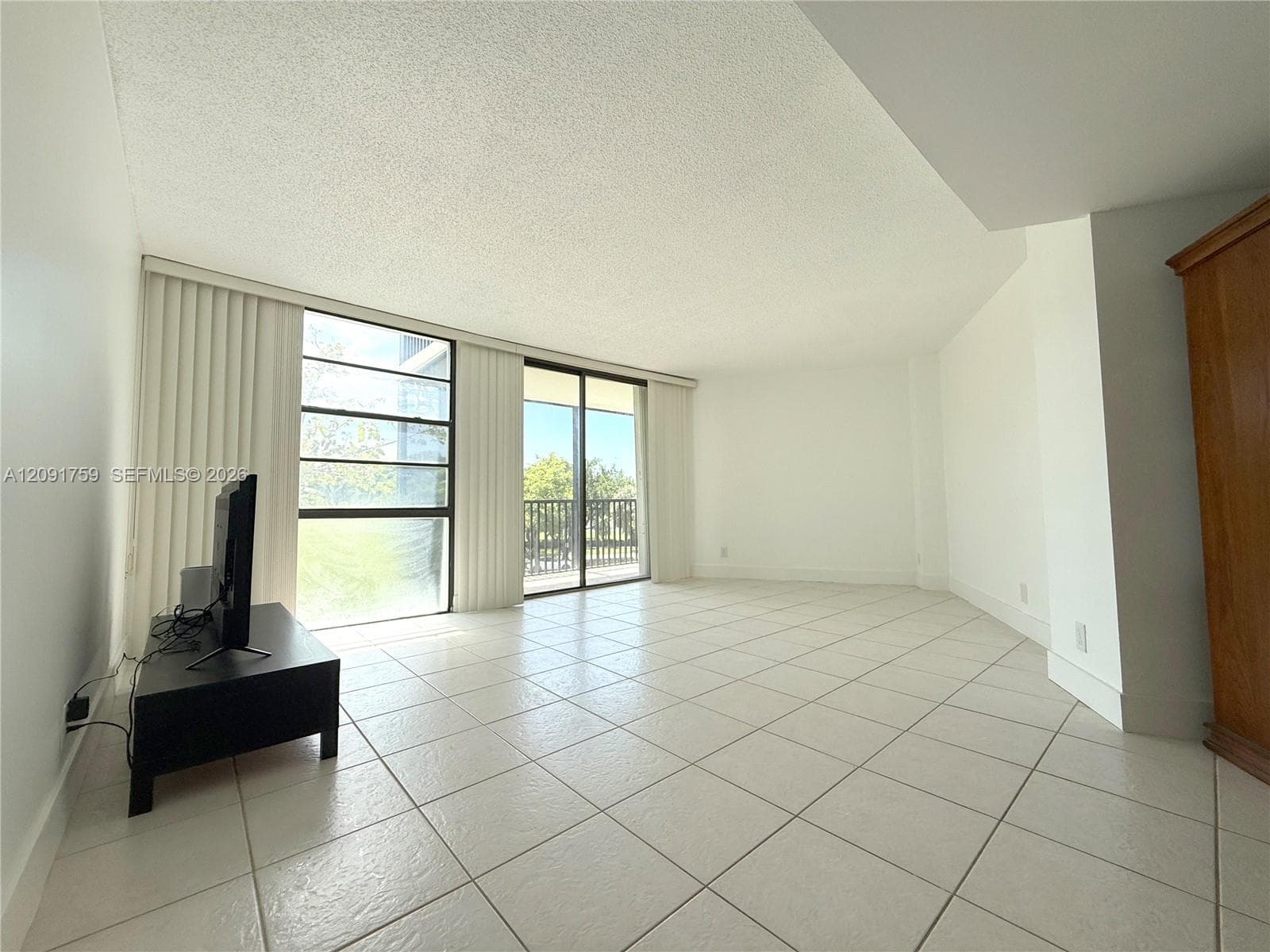 3475 N Country Club Dr 308 photo 2