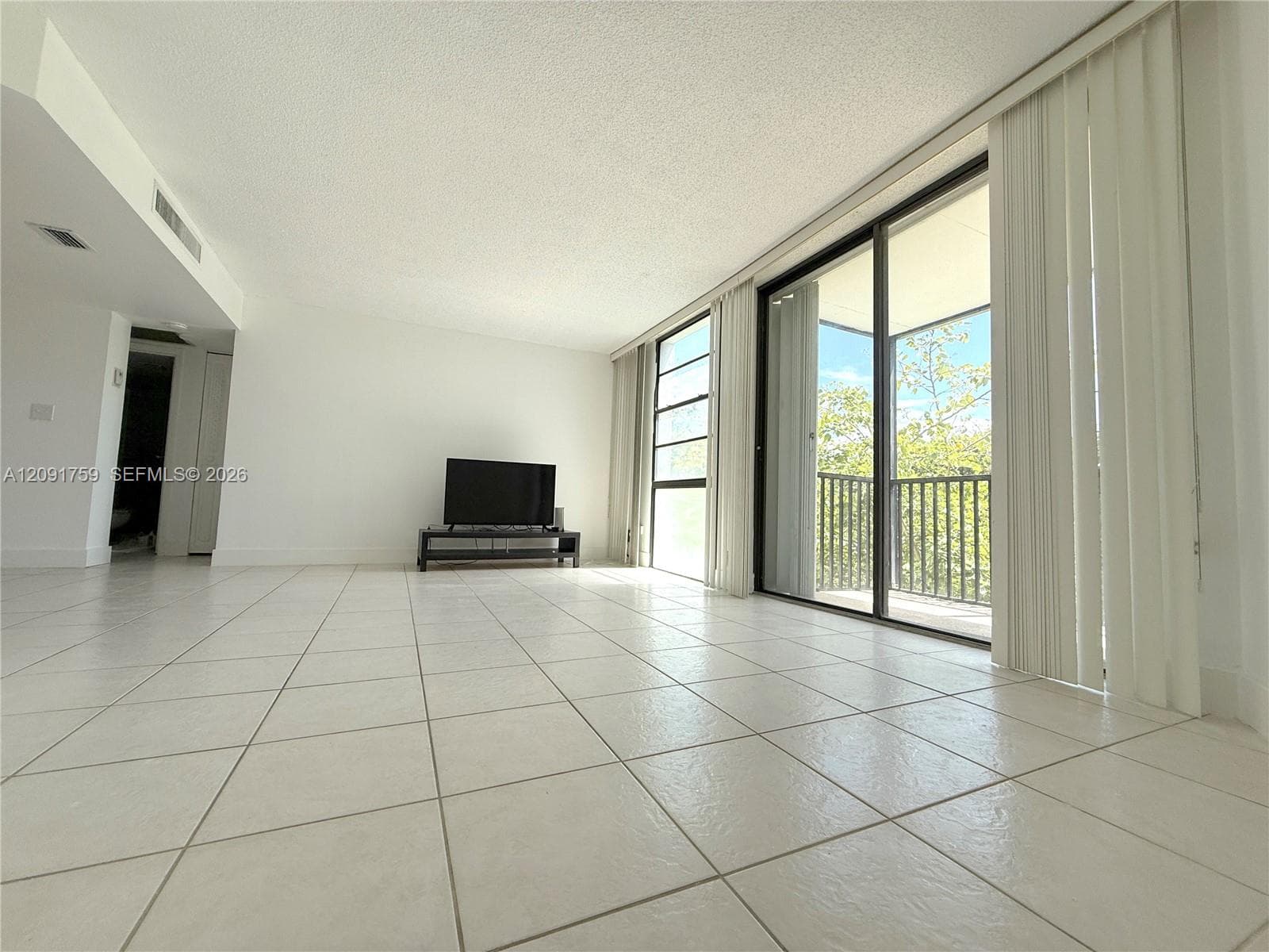 3475 N Country Club Dr 308 photo 1