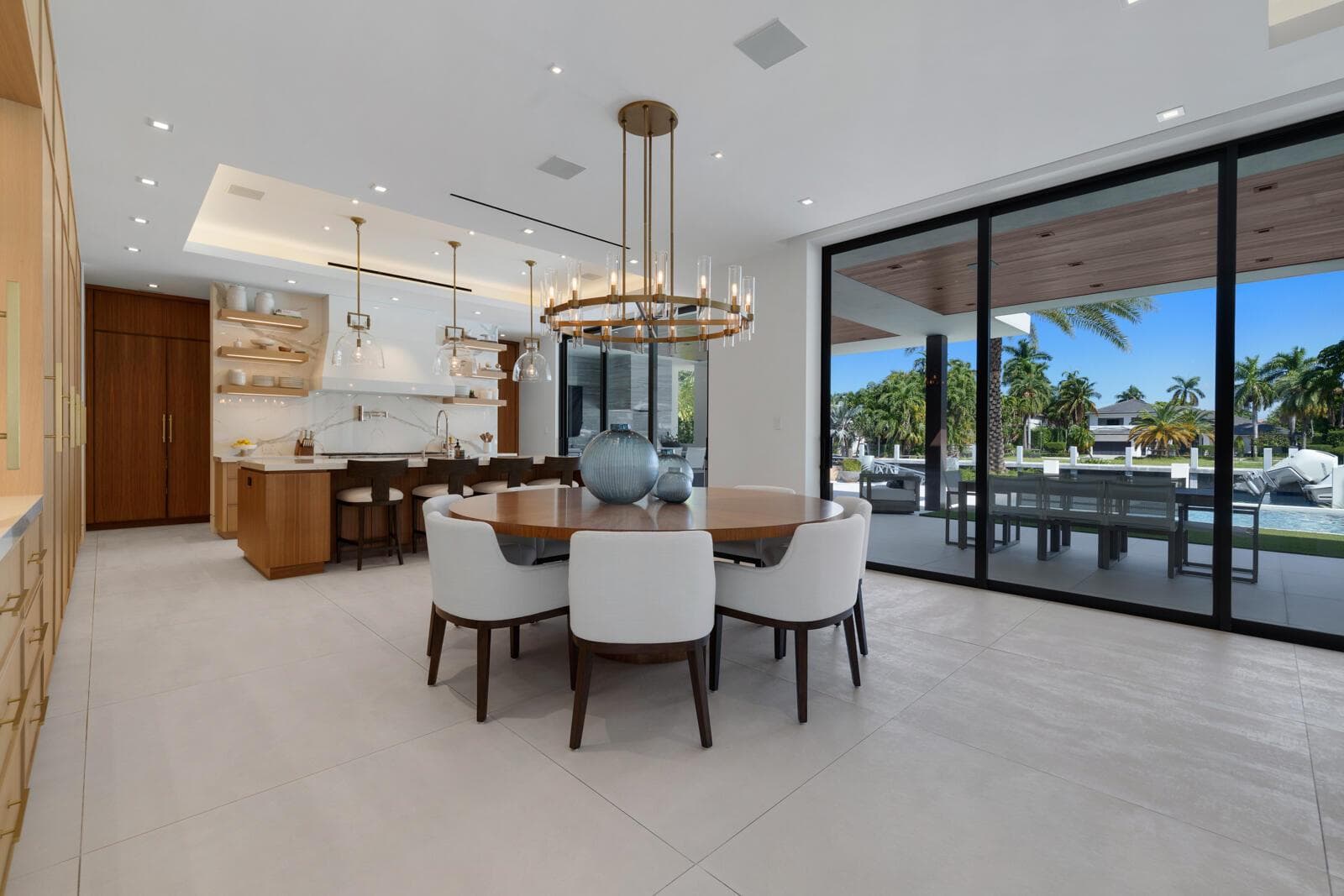 2423 Castilla Isle photo 4