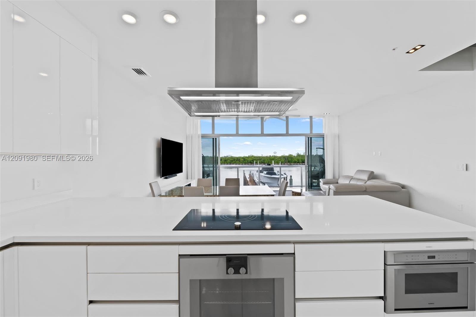 2860 N Ocean Dr photo 12