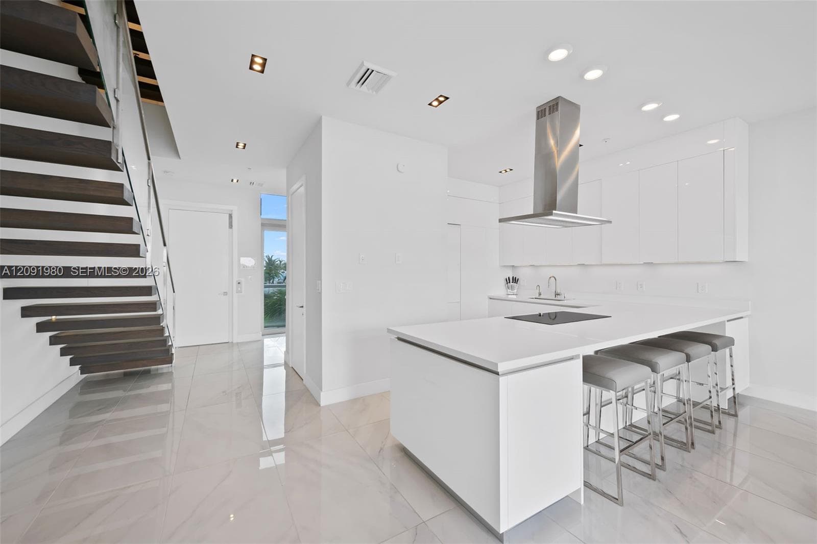 2860 N Ocean Dr photo 10