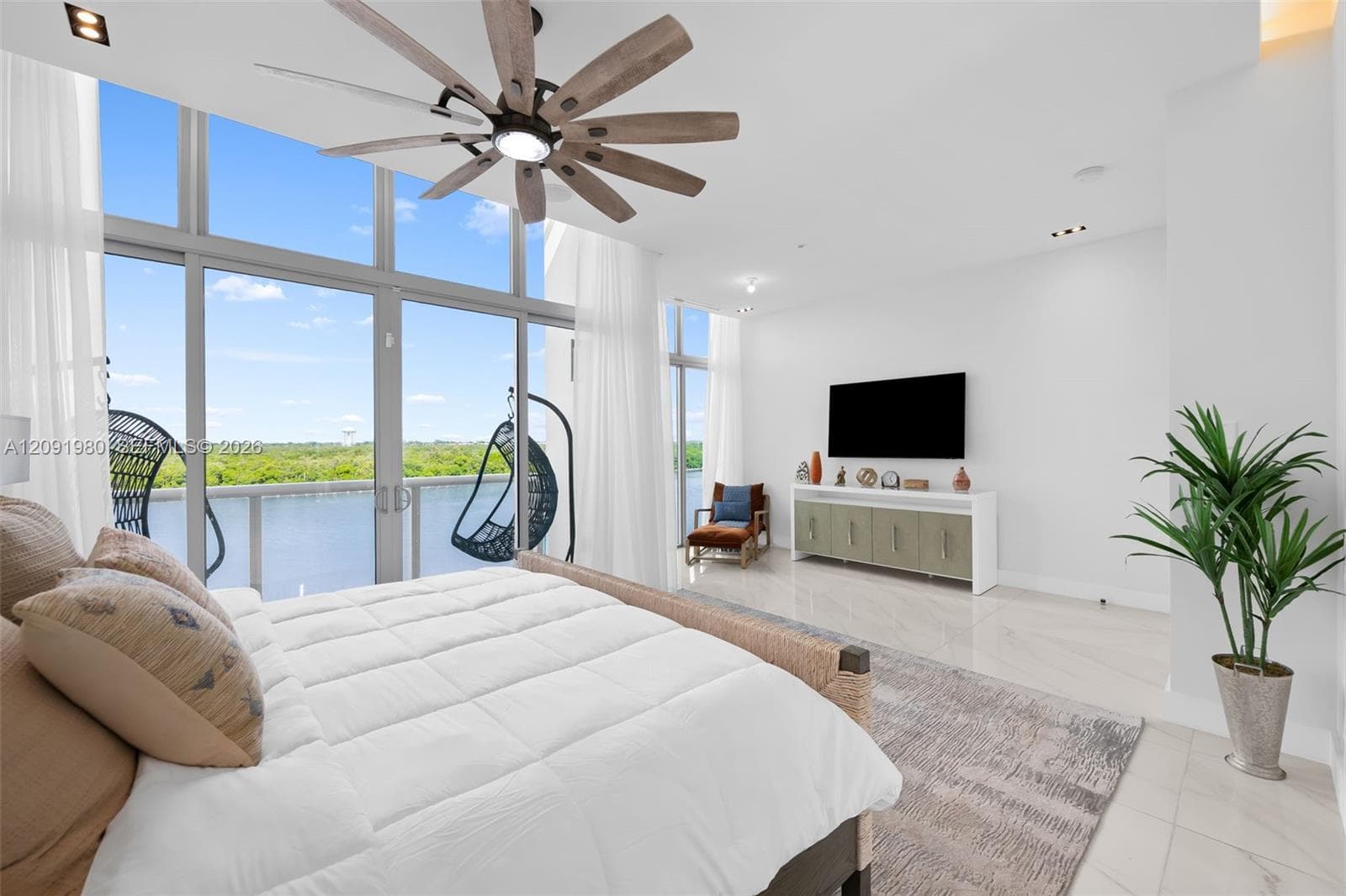 2860 N Ocean Dr photo 18