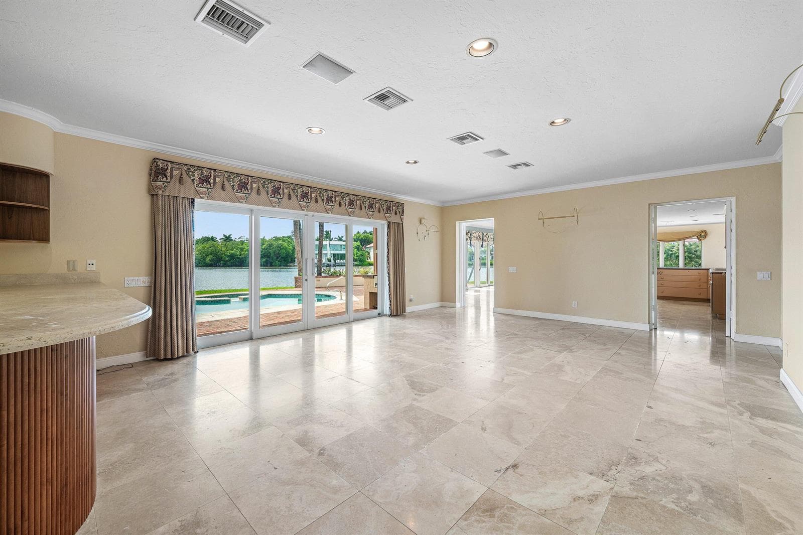 11 N Hidden Harbour Drive photo 9