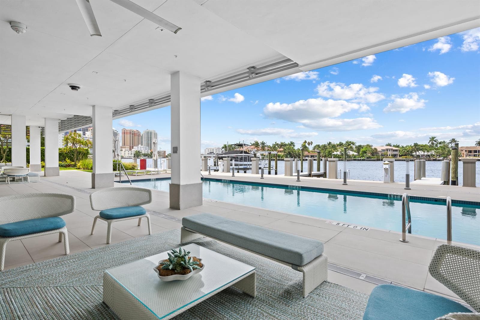 435 BAYSHORE Drive 803 photo 2