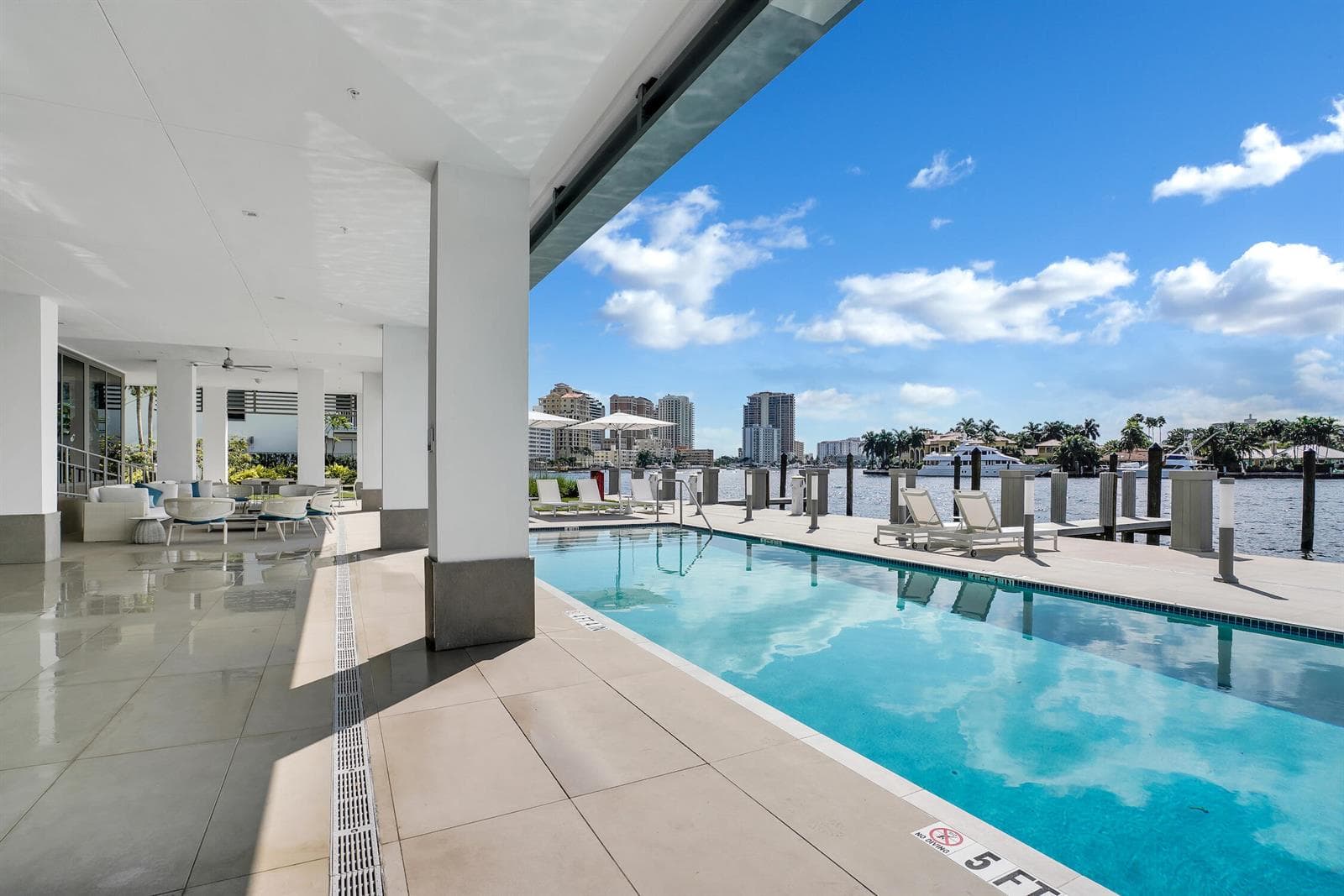 435 BAYSHORE Drive 803 photo 3