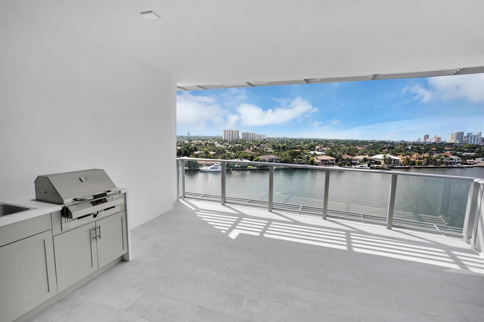 435 BAYSHORE Drive 803 photo 9