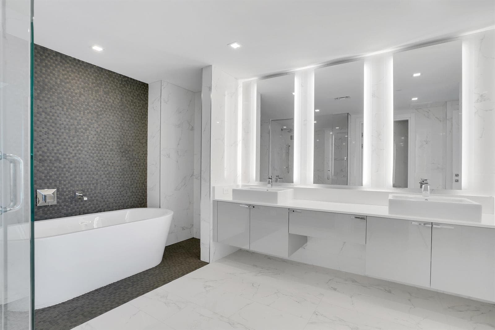 435 BAYSHORE Drive 803 photo 11