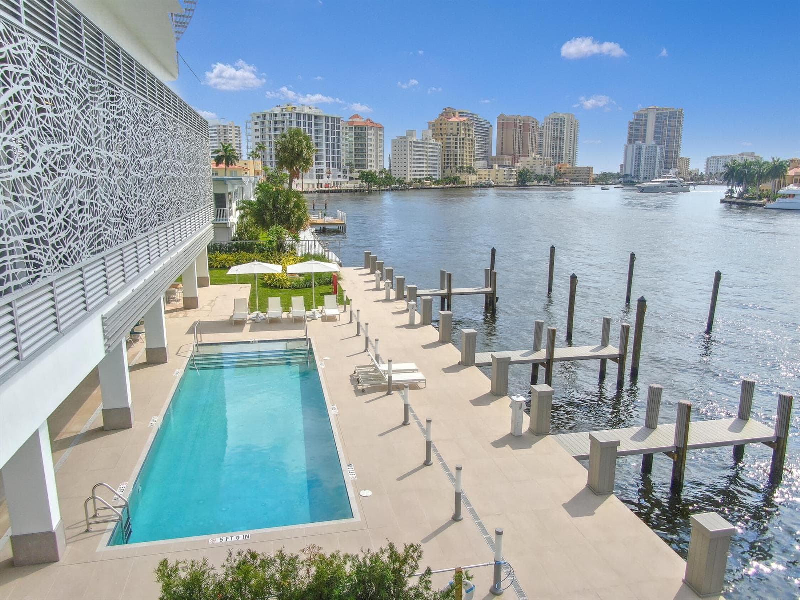 435 BAYSHORE Drive 803 photo 4