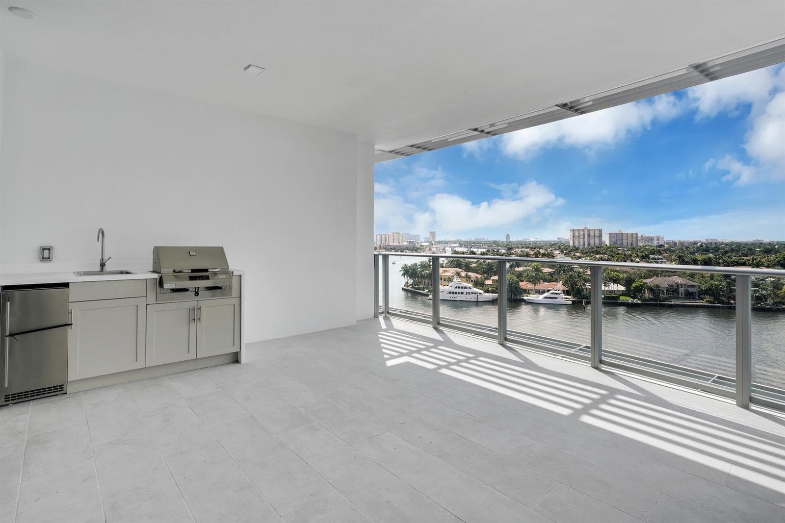 435 BAYSHORE Drive 803 photo 8