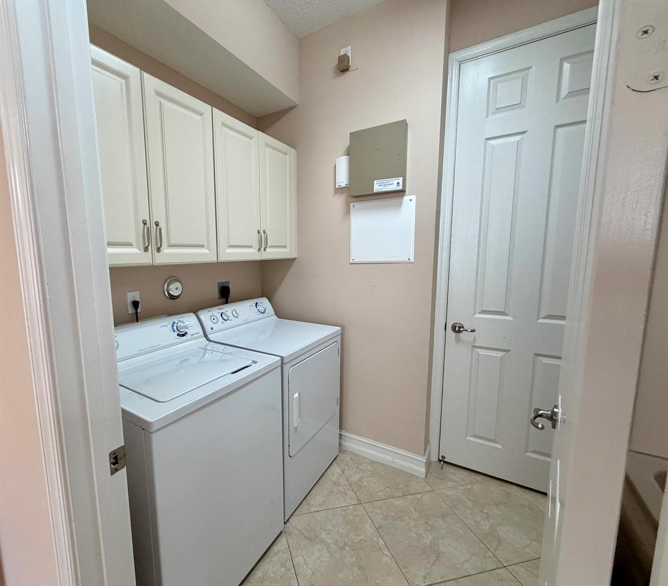 9063 MERIDIAN VIEW Isle photo 14
