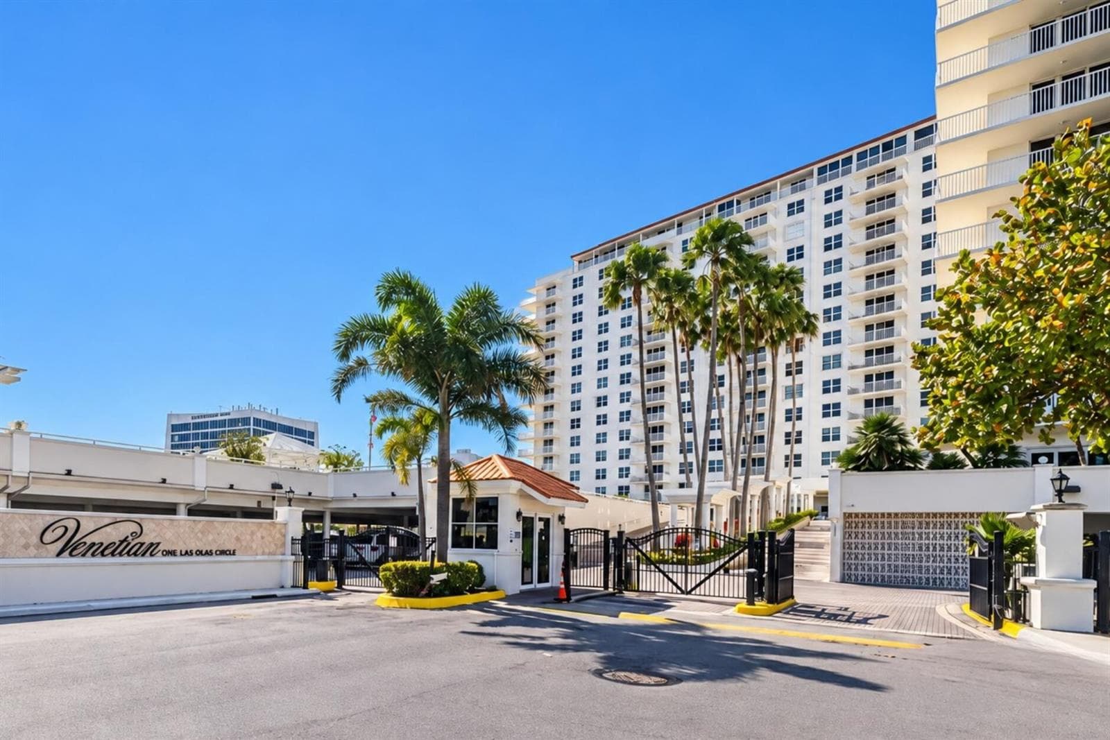 1 Las Olas Circle 1507 photo 10