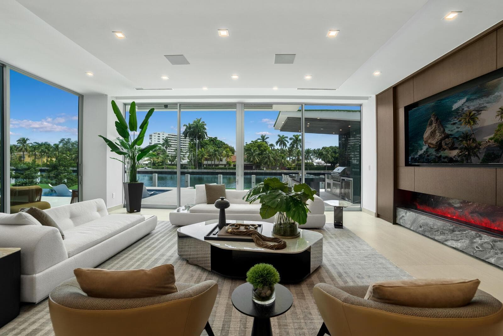 414 ROYAL PLAZA Drive photo 9