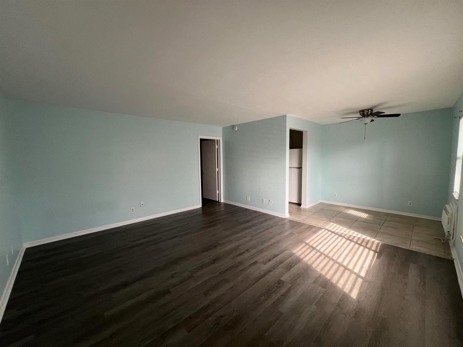 131 SHORE Court B4 photo 2