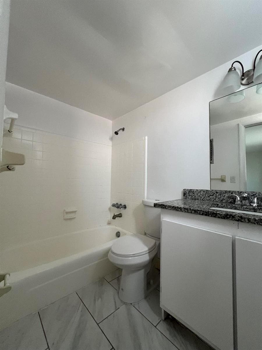 131 SHORE Court B4 photo 12