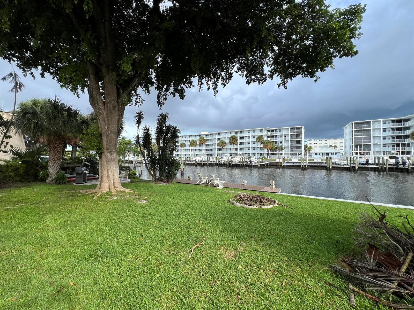 131 SHORE Court B4 photo 19