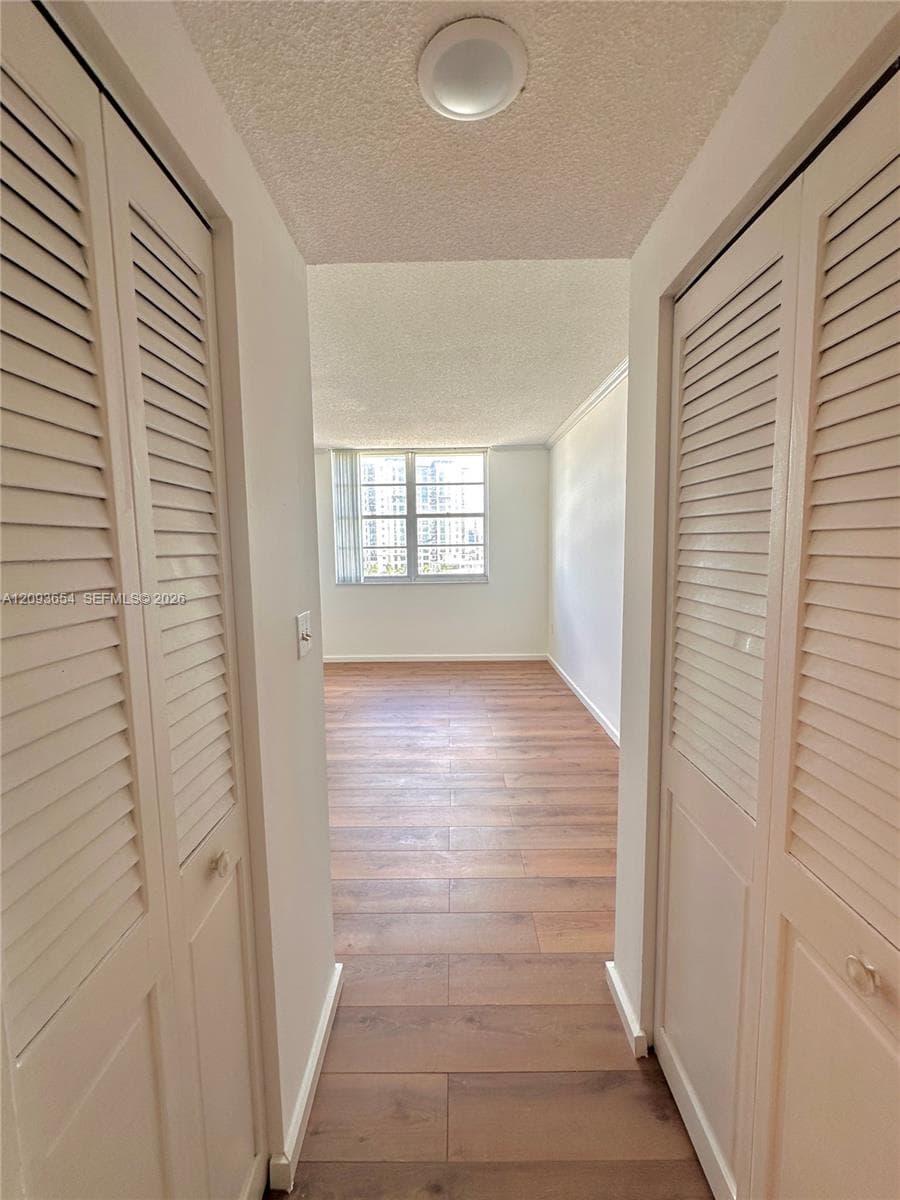 300 Bayview Dr 701 photo 14