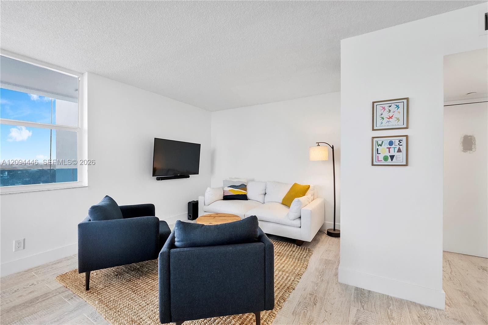 2639 N Riverside Dr 806 photo 8