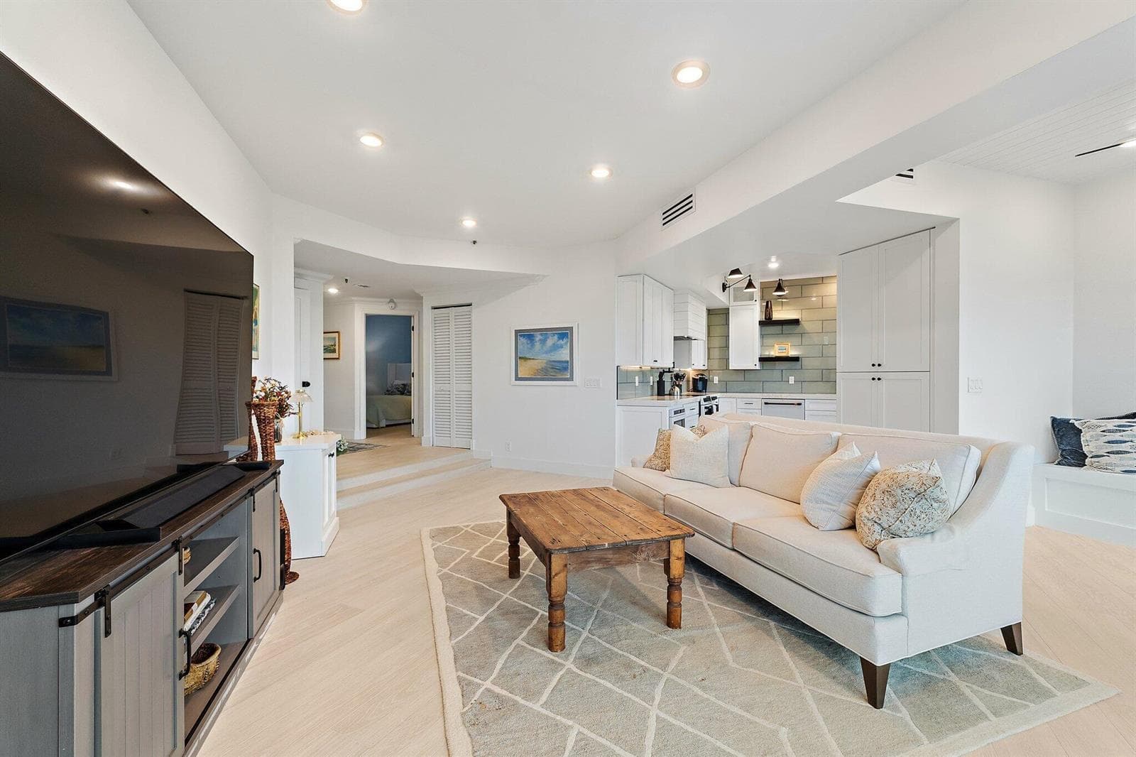 200 WATERWAY Road 105 photo 6