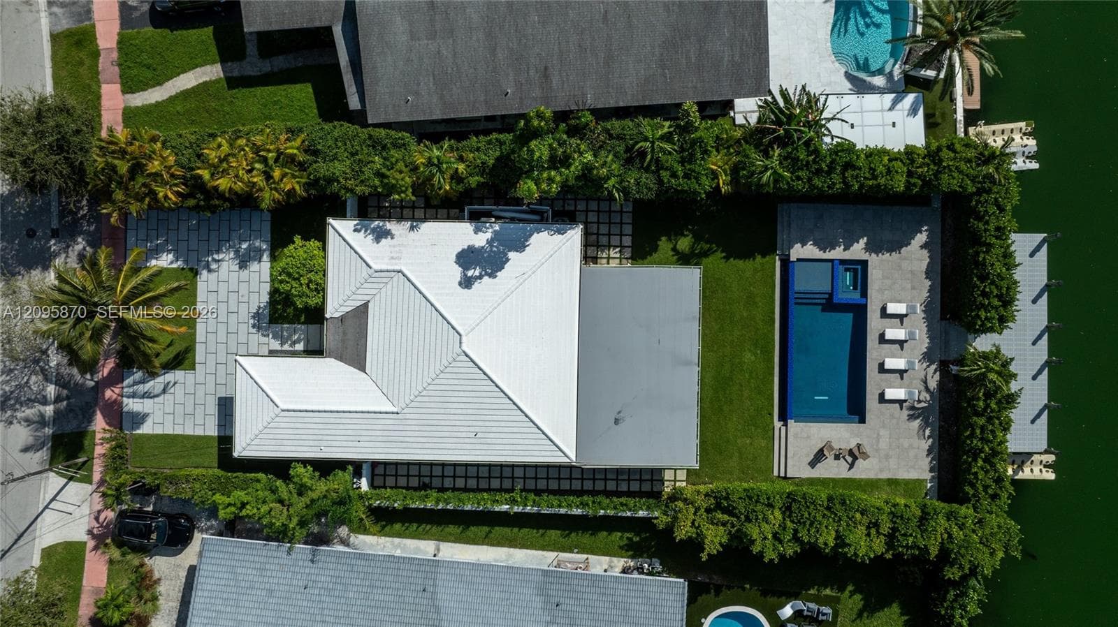 740 S Shore Dr photo 2