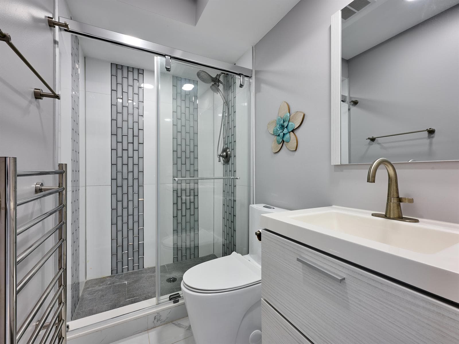 2611 N Riverside Drive 606 photo 23