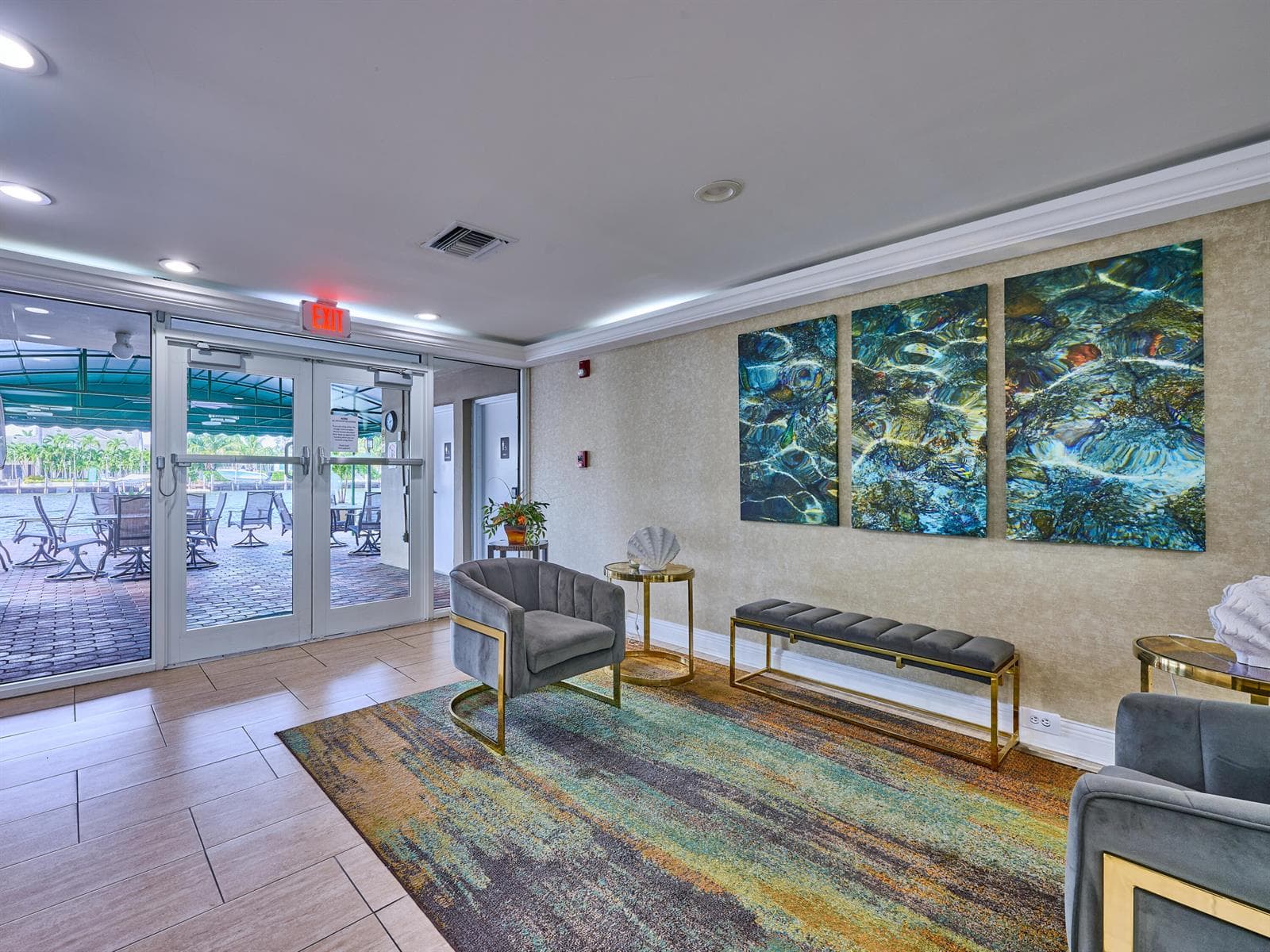 2611 N Riverside Drive 606 photo 3