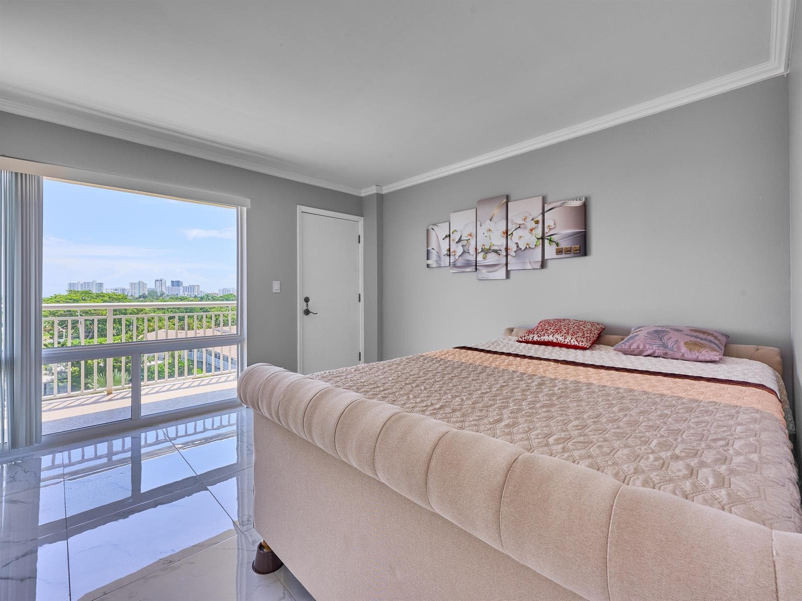 2611 N Riverside Drive 606 photo 24