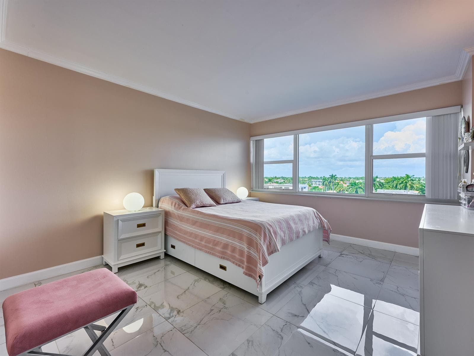 2611 N Riverside Drive 606 photo 18