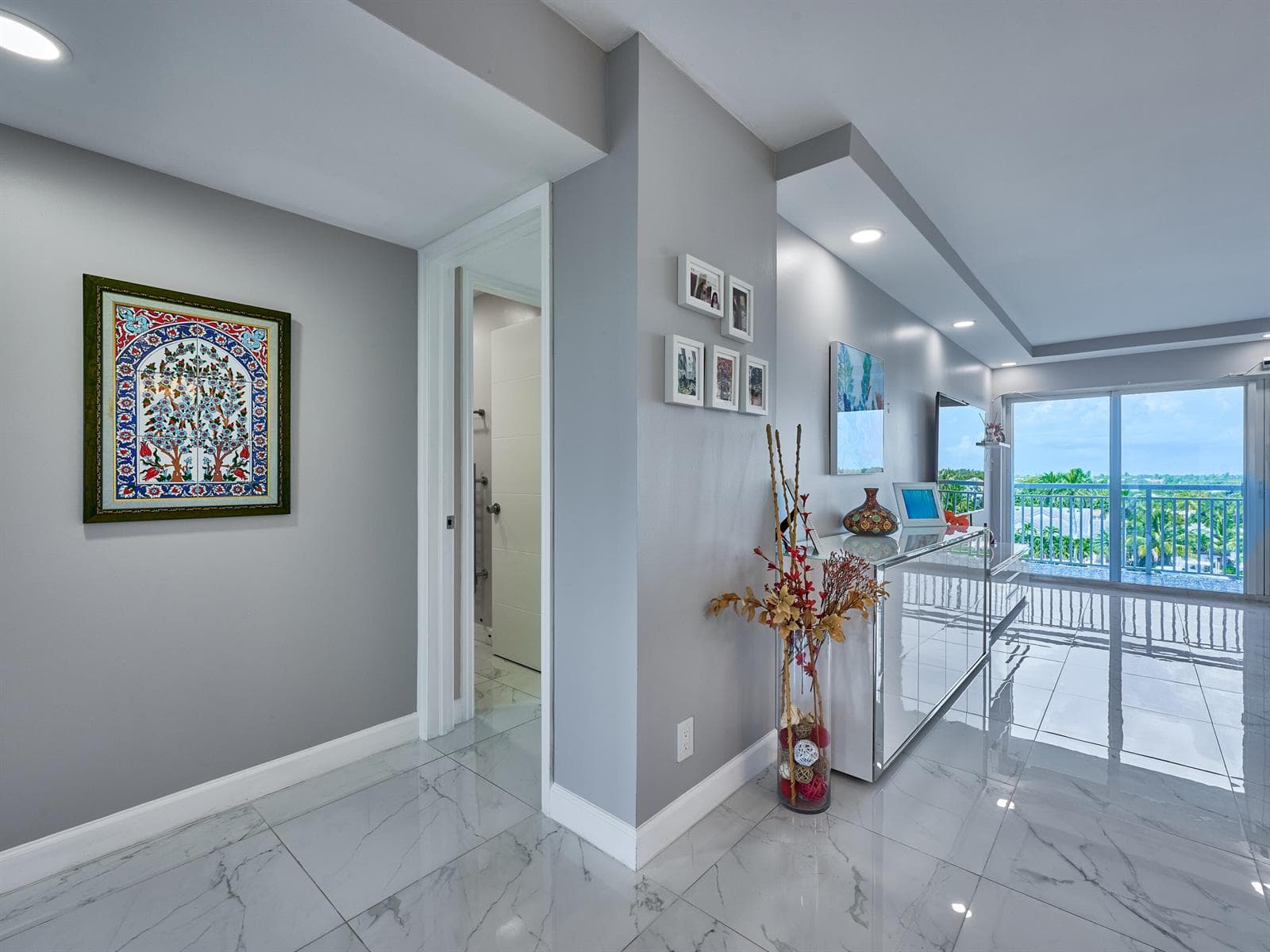 2611 N Riverside Drive 606 photo 11